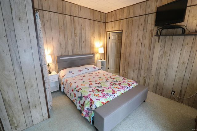 112 E 2nd Street, Huntingburg, IN 47542