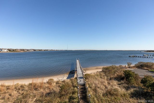 17 Ludlow Lane, Hampton Bays, NY 11946