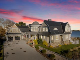 17 Ludlow Lane, Hampton Bays, NY 11946