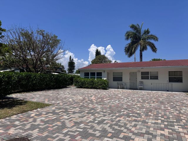 189 SE 27th Place C, Boynton Beach, FL 33435