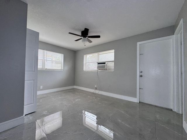 189 SE 27th Place C, Boynton Beach, FL 33435