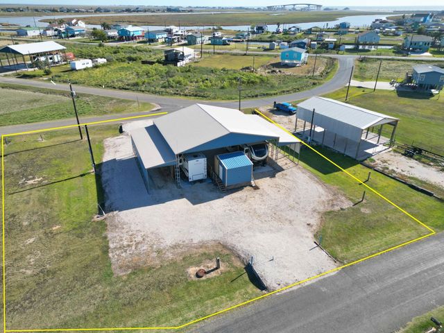 663 Blue Water Boulevard, Sargent, TX 77414
