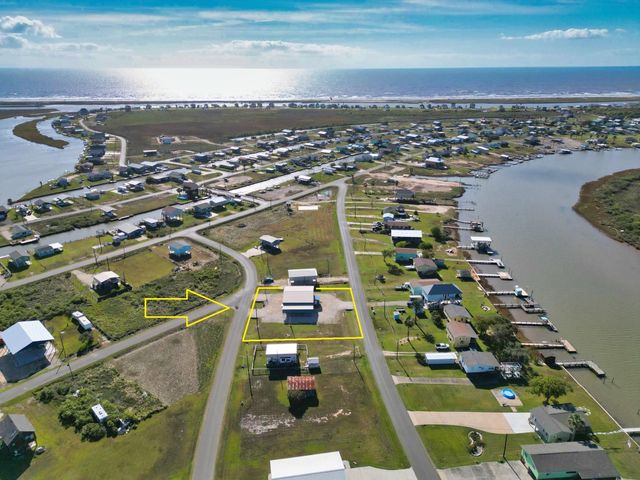 663 Blue Water Boulevard, Sargent, TX 77414