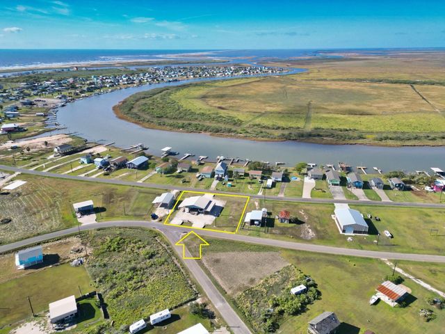 663 Blue Water Boulevard, Sargent, TX 77414