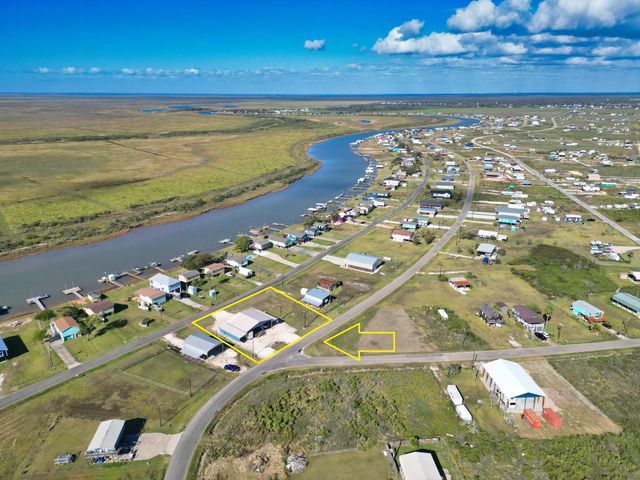 663 Blue Water Boulevard, Sargent, TX 77414