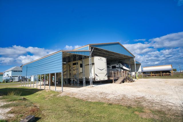 663 Blue Water Boulevard, Sargent, TX 77414