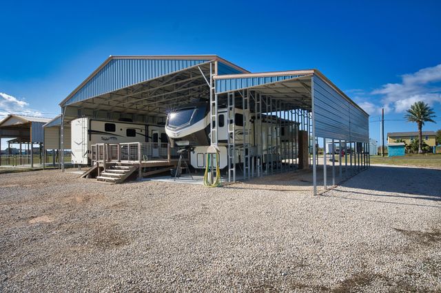 663 Blue Water Boulevard, Sargent, TX 77414