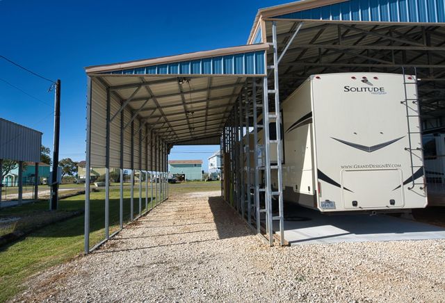 663 Blue Water Boulevard, Sargent, TX 77414