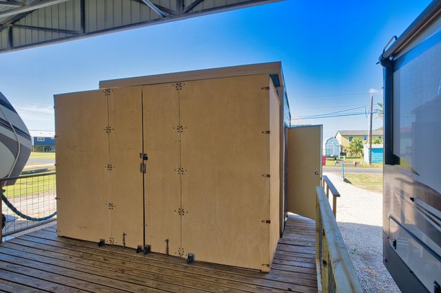 663 Blue Water Boulevard, Sargent, TX 77414