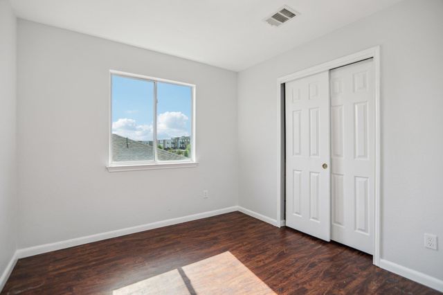339 Liberty ST, Hutto, TX 78634