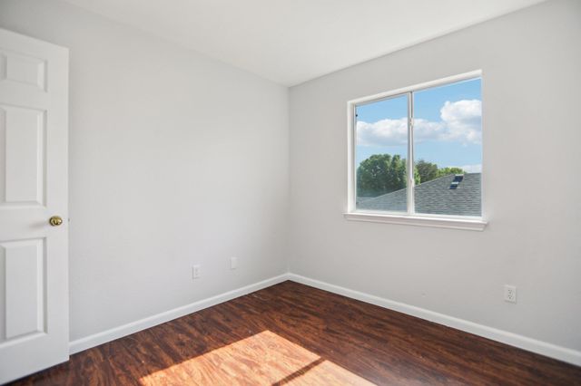 339 Liberty ST, Hutto, TX 78634