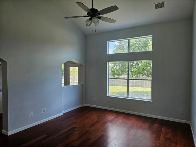 339 Liberty ST, Hutto, TX 78634