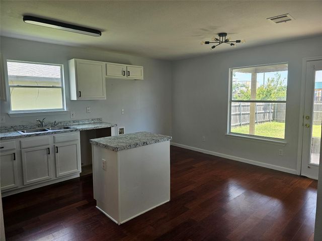 339 Liberty ST, Hutto, TX 78634
