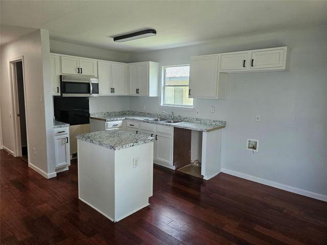 339 Liberty ST, Hutto, TX 78634