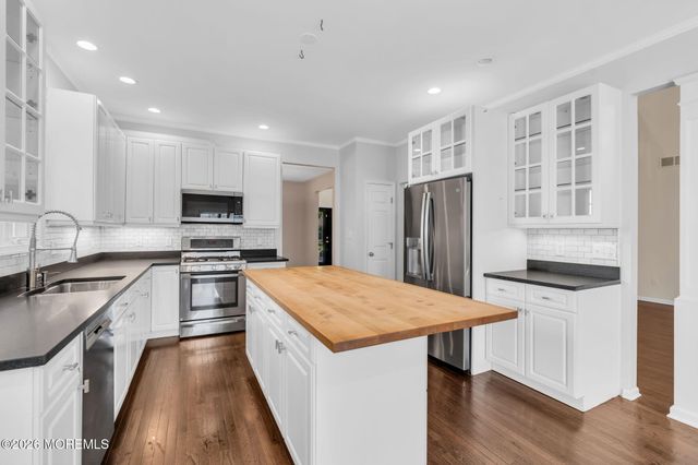 66 Windward Way, Red Bank, NJ 07701