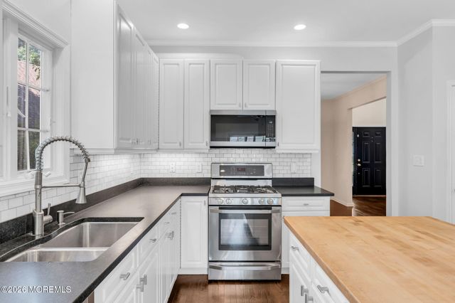 66 Windward Way, Red Bank, NJ 07701