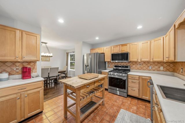 8 Jaques Drive, Washingtonville, NY 10992