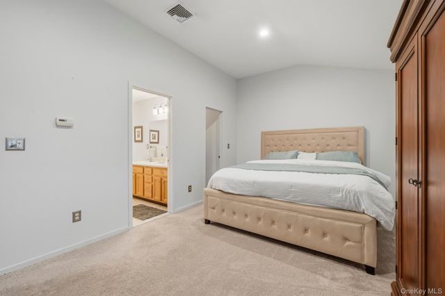8 Jaques Drive, Washingtonville, NY 10992