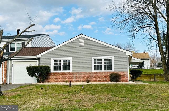 319 CANTERBURY CT, Newtown, PA 18940