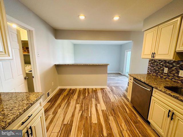 319 CANTERBURY CT, Newtown, PA 18940