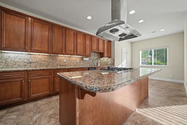 10569 Ridgecrest Dr, Jackson, CA 95642