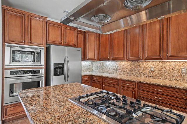 10569 Ridgecrest Dr, Jackson, CA 95642
