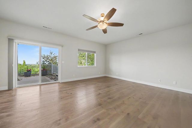 10569 Ridgecrest Dr, Jackson, CA 95642