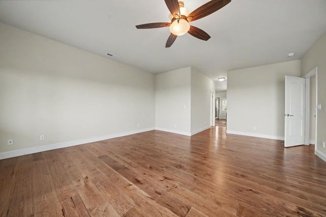 10569 Ridgecrest Dr, Jackson, CA 95642
