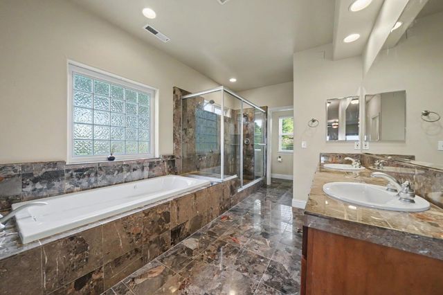 10569 Ridgecrest Dr, Jackson, CA 95642