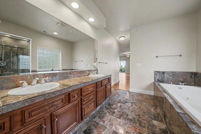 10569 Ridgecrest Dr, Jackson, CA 95642