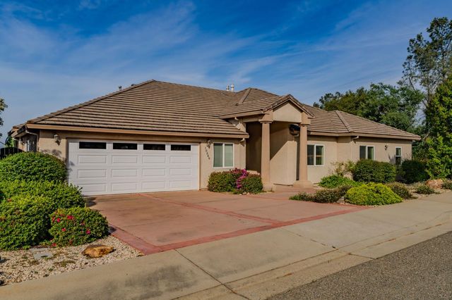 10569 Ridgecrest Dr, Jackson, CA 95642