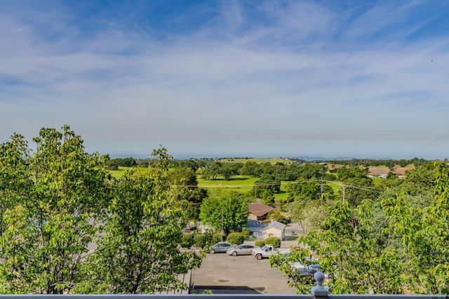 10569 Ridgecrest Dr, Jackson, CA 95642
