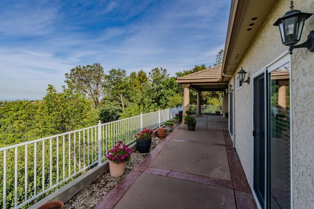 10569 Ridgecrest Dr, Jackson, CA 95642