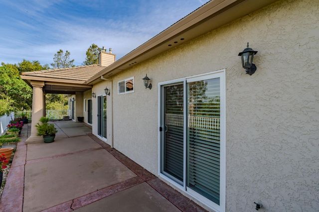 10569 Ridgecrest Dr, Jackson, CA 95642