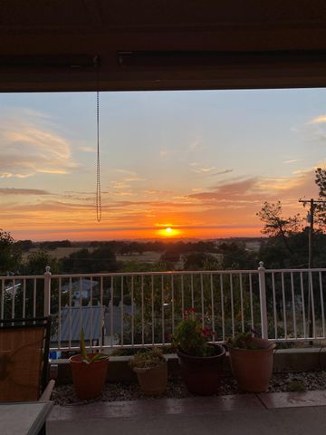 10569 Ridgecrest Dr, Jackson, CA 95642
