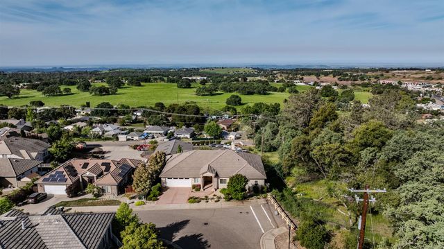 10569 Ridgecrest Dr, Jackson, CA 95642