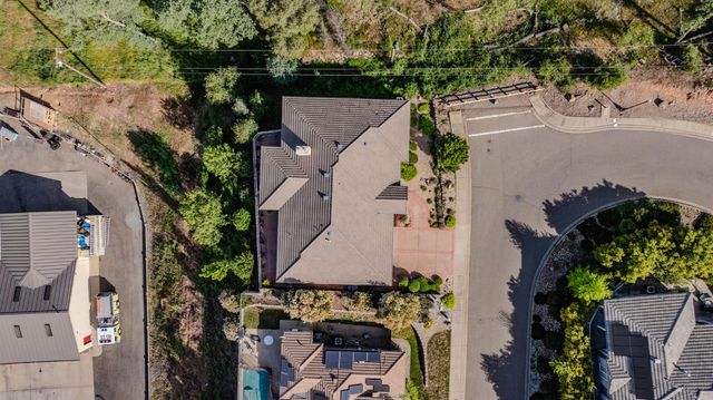 10569 Ridgecrest Dr, Jackson, CA 95642