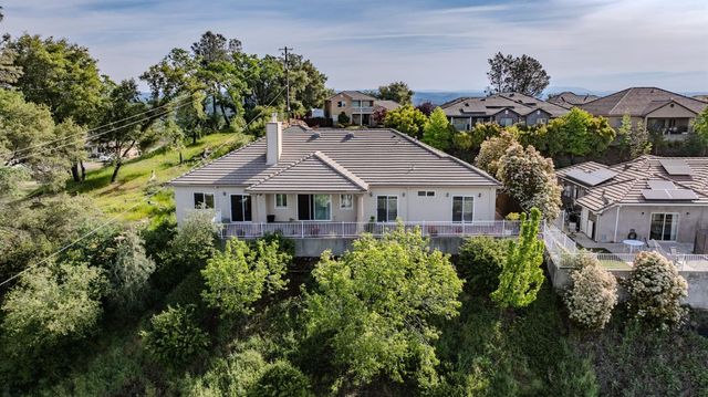 10569 Ridgecrest Dr, Jackson, CA 95642