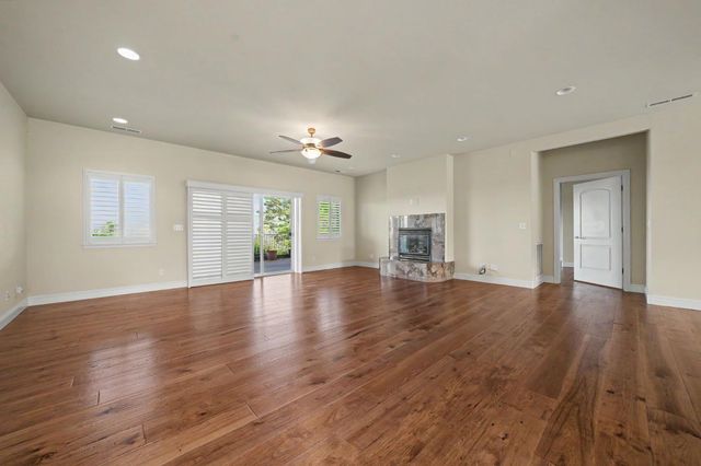 10569 Ridgecrest Dr, Jackson, CA 95642