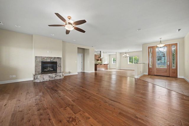 10569 Ridgecrest Dr, Jackson, CA 95642