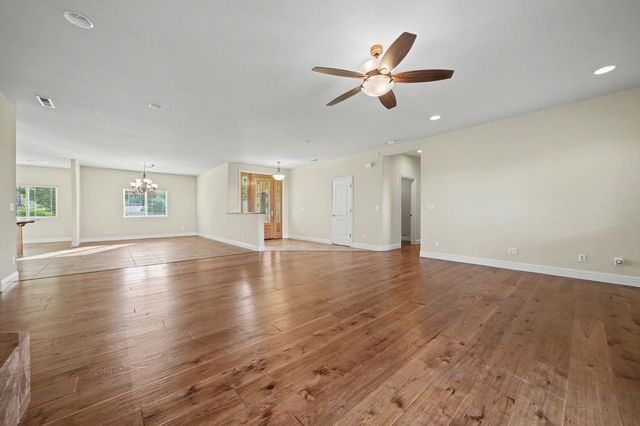10569 Ridgecrest Dr, Jackson, CA 95642