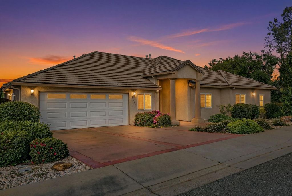10569 Ridgecrest Dr, Jackson, CA 95642