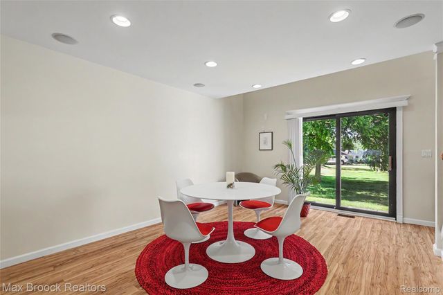 1669 Wimbledon Drive, Walled Lake, MI 48390
