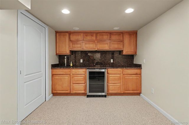 1669 Wimbledon Drive, Walled Lake, MI 48390
