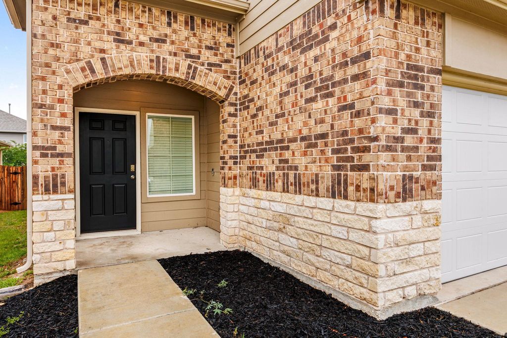 161 Roanwood DR, San Marcos, TX 78666
