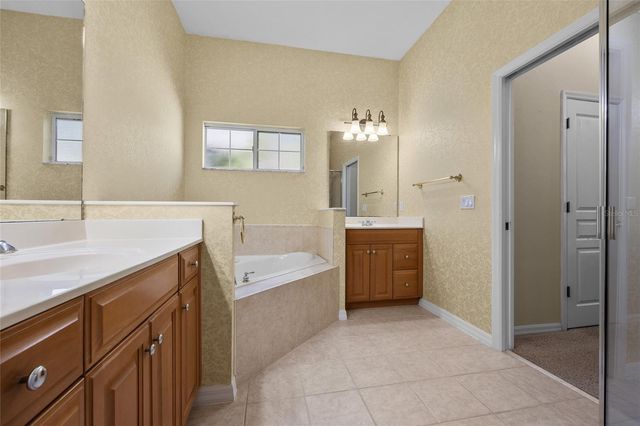 8336 SW 8TH PLACE, Gainesville, FL 32607
