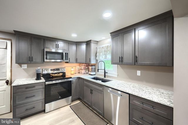 101 S FERN AVE, Dallastown, PA 17313