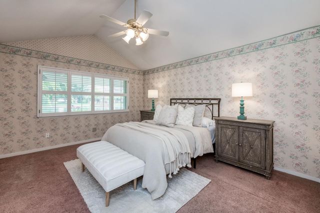 2977 W Pembrook, Fresno, CA 93711