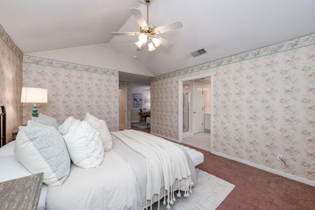2977 W Pembrook, Fresno, CA 93711