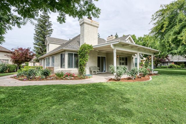 2977 W Pembrook, Fresno, CA 93711